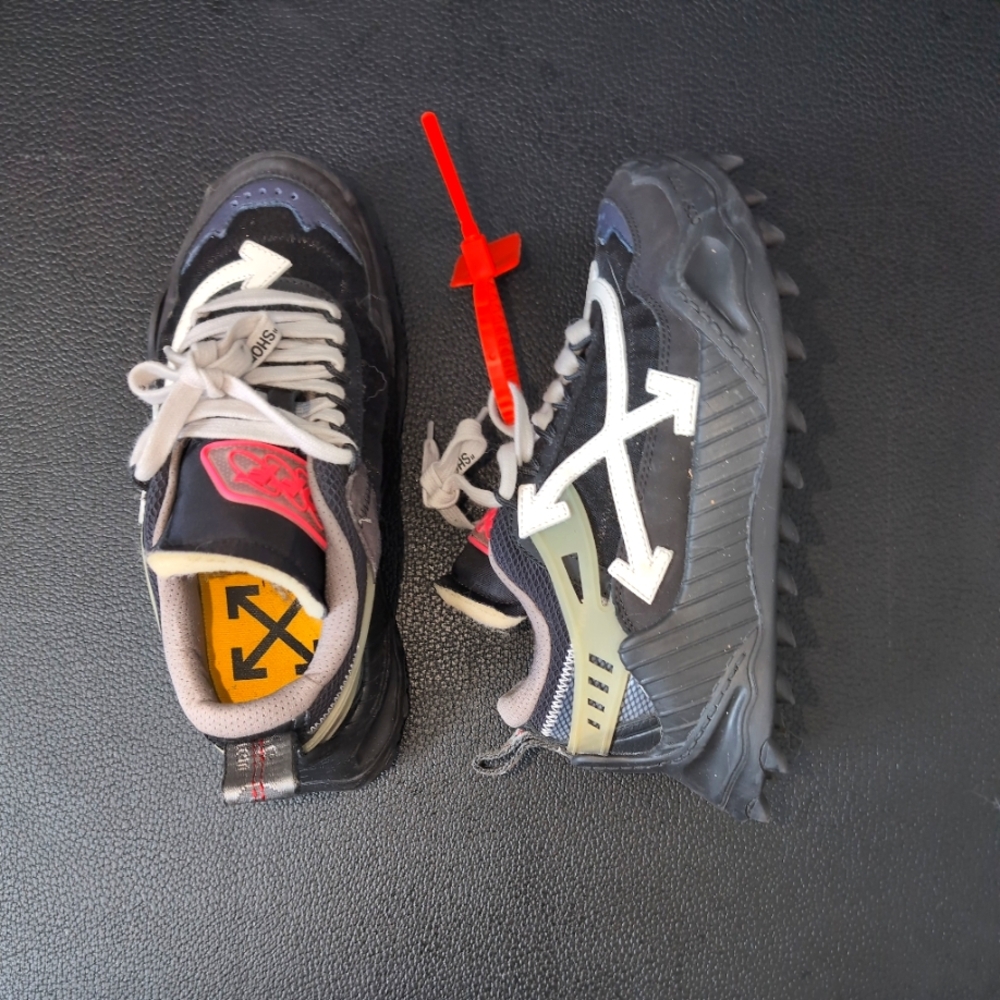 Off-White Odsy 1000 Black/White